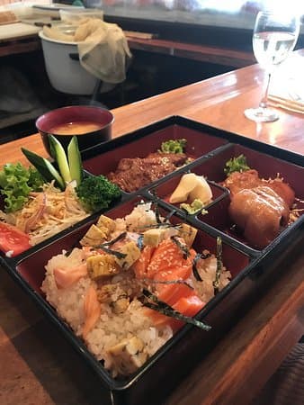 Restaurantes Yamato Japanese Steak House & Sushi Bar