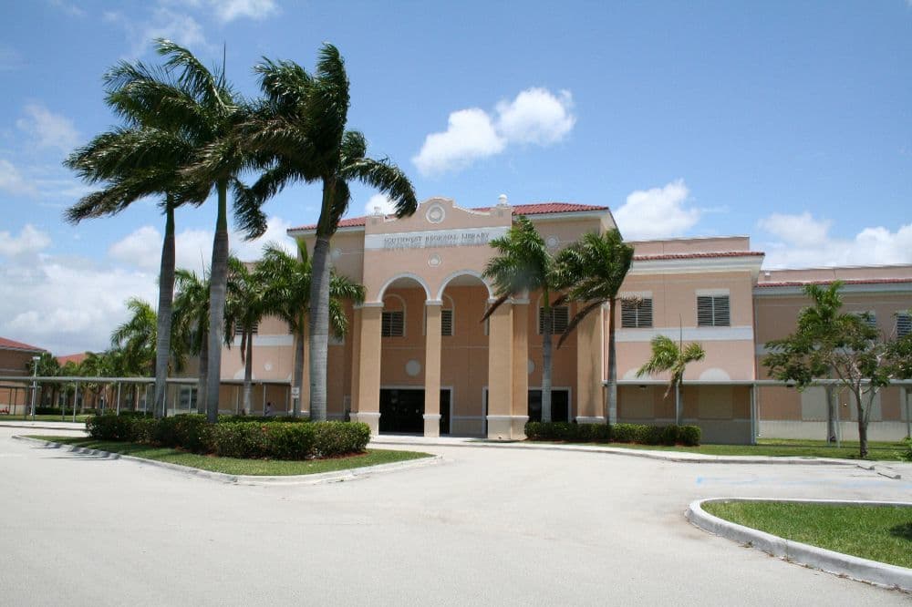 Lugar Broward County Library