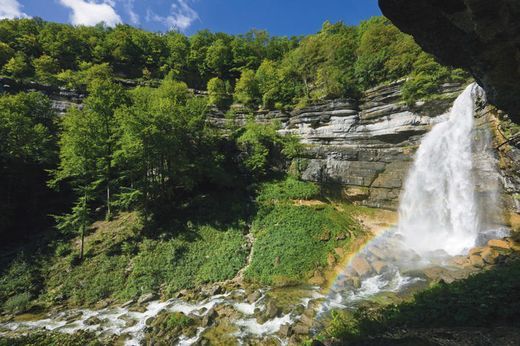 Lugar Cascades du Hérisson