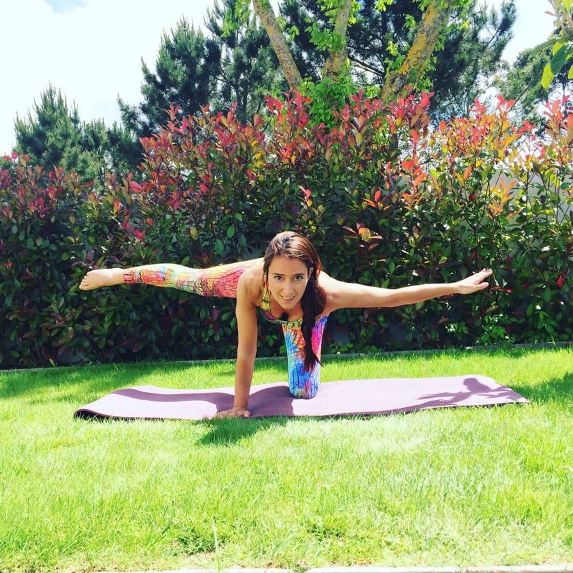 Moda Yoga pose