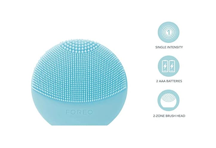 Belleza LUNA Play Plus de FOREO es el cepillo facial recargable de silicona