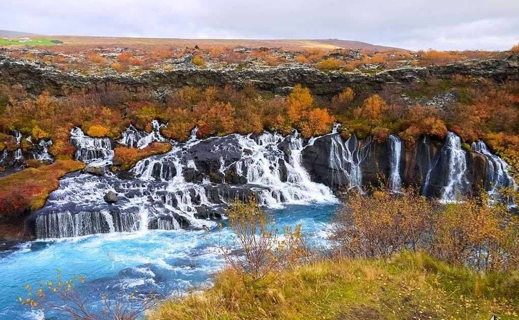 Lugar Hraunfossar Watervallen