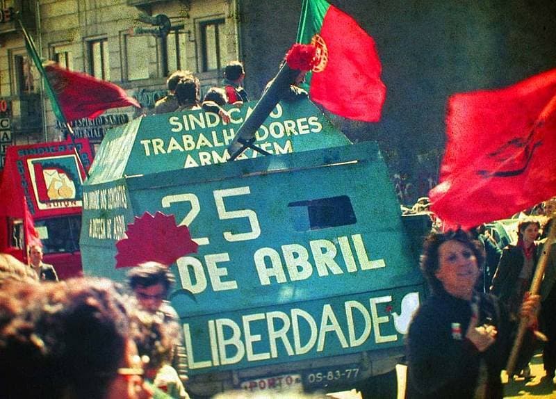 Moda Revolução de 25 de Abril(1974), PORTUGAL 