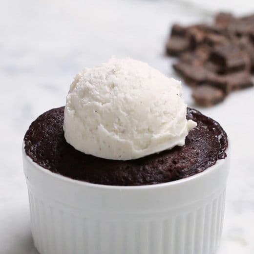 Fashion Microwave Chocolate Lava Cake