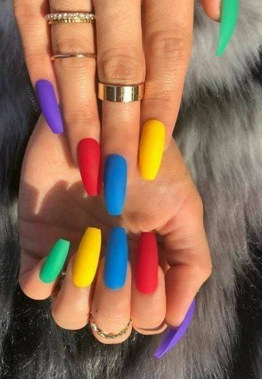 Moda Nails