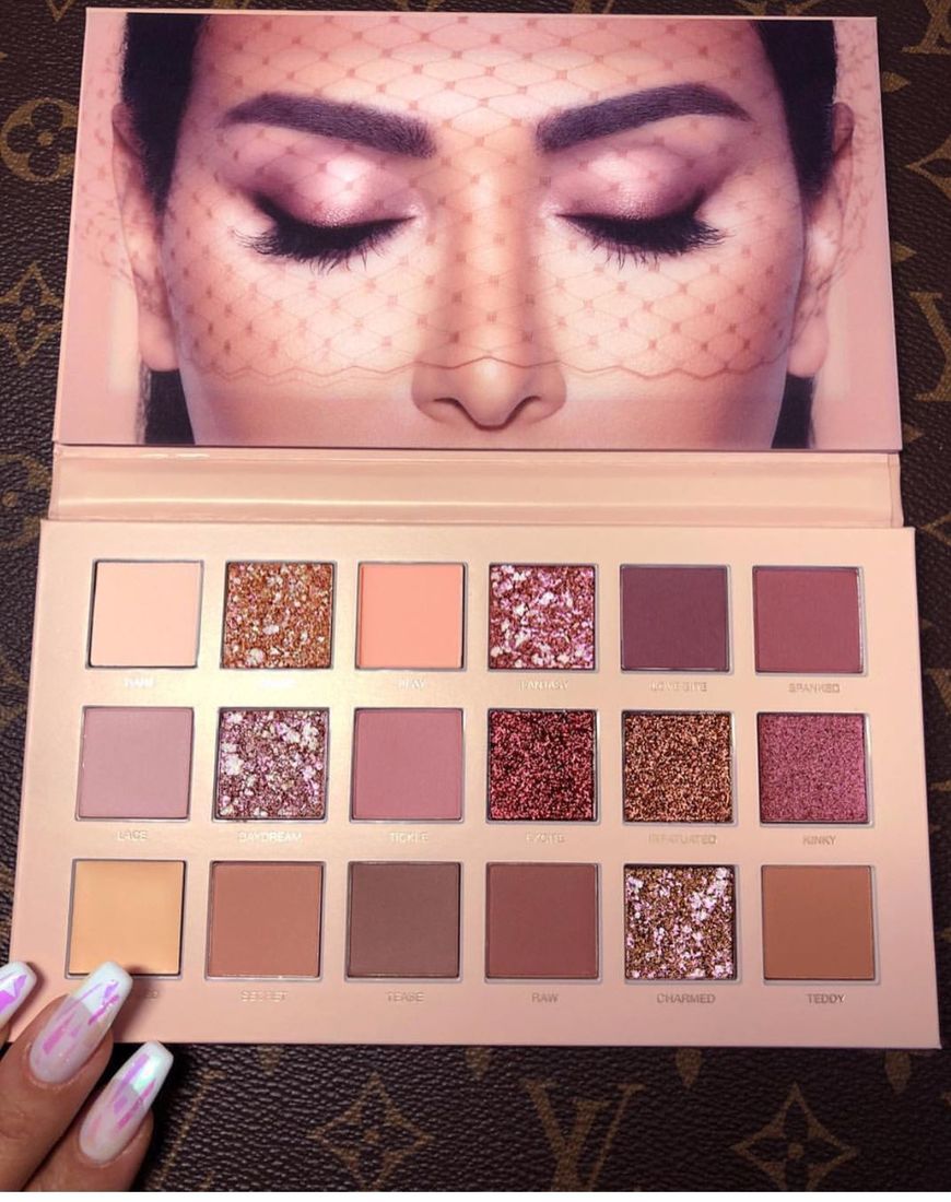 Beauty HUDA BEAUTY The New Nude Eyeshadow Palette