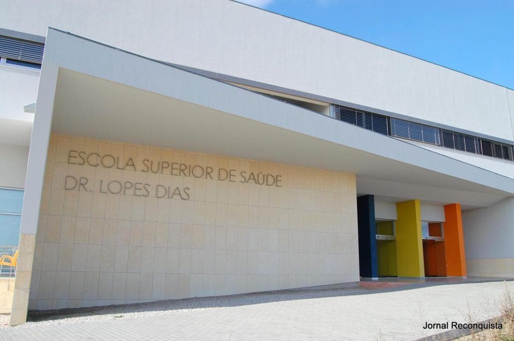 Lugar Escola Superior de Saúde Dr. Lopes Dias