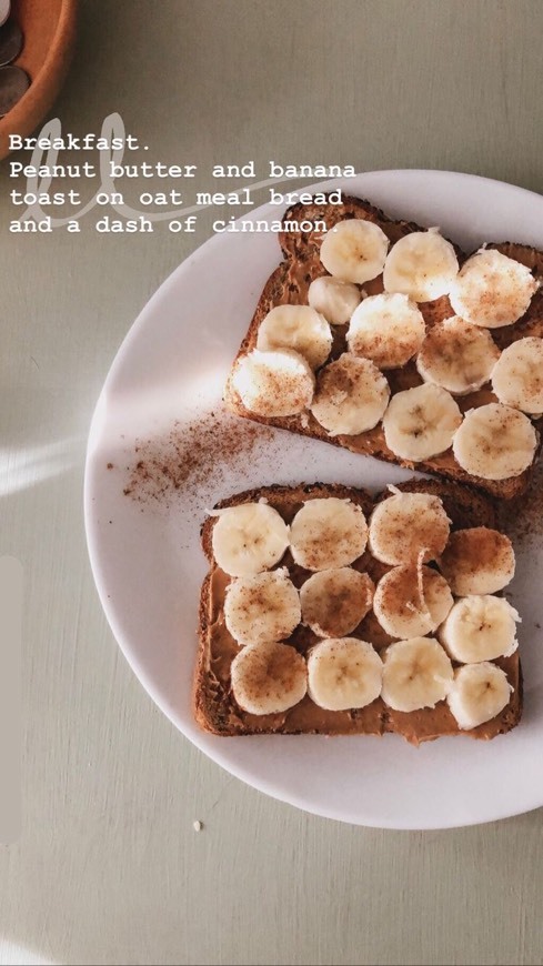 Moda Tostadas con crema de cacahuete, plátano y Canela 