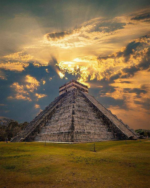 Place Pirâmide in México