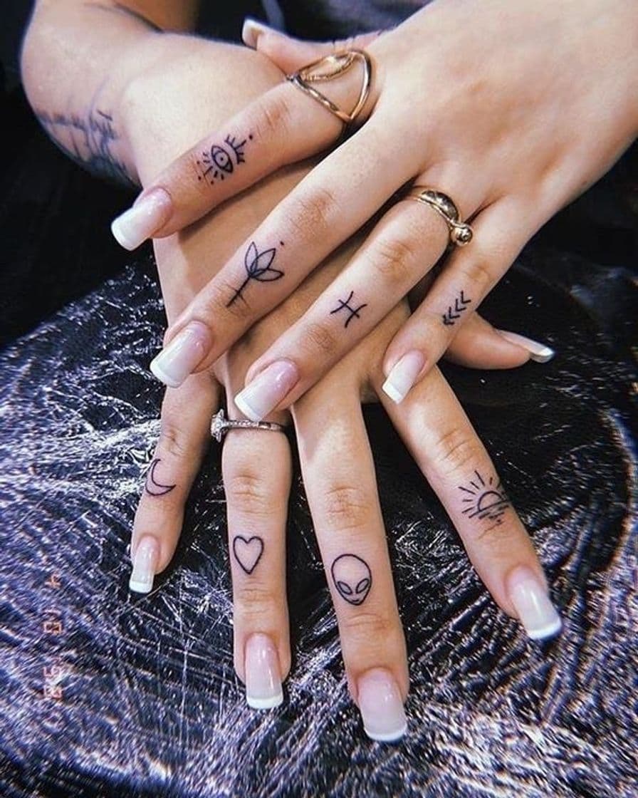 Moda Tatuagem nos dedos 