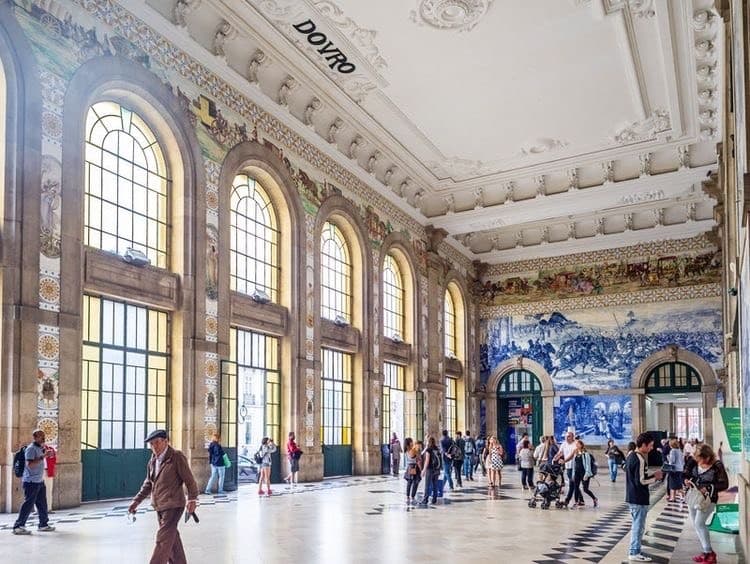 Place Estação São Bento 🚉 PORTO📍