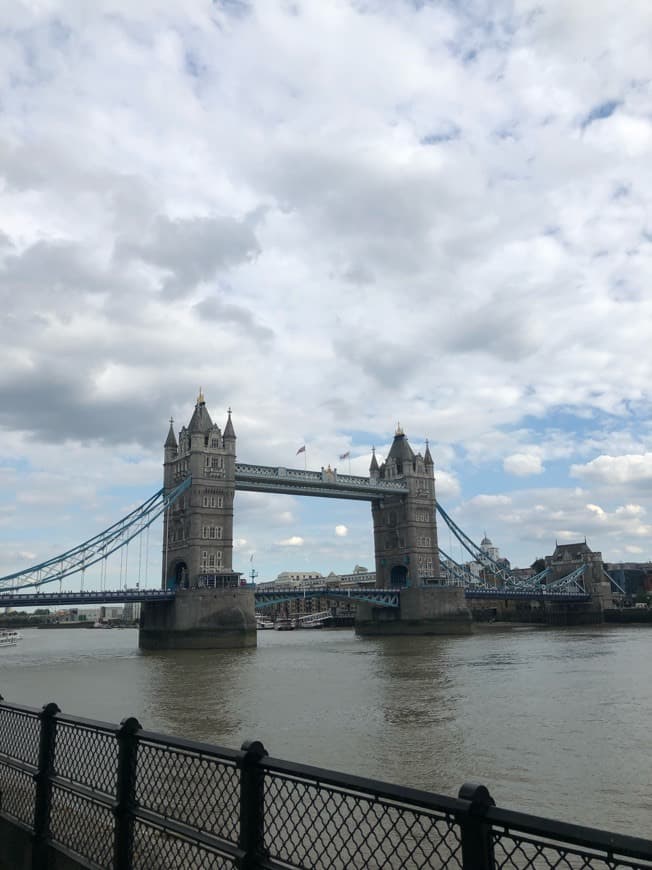 Lugar Tower Bridge