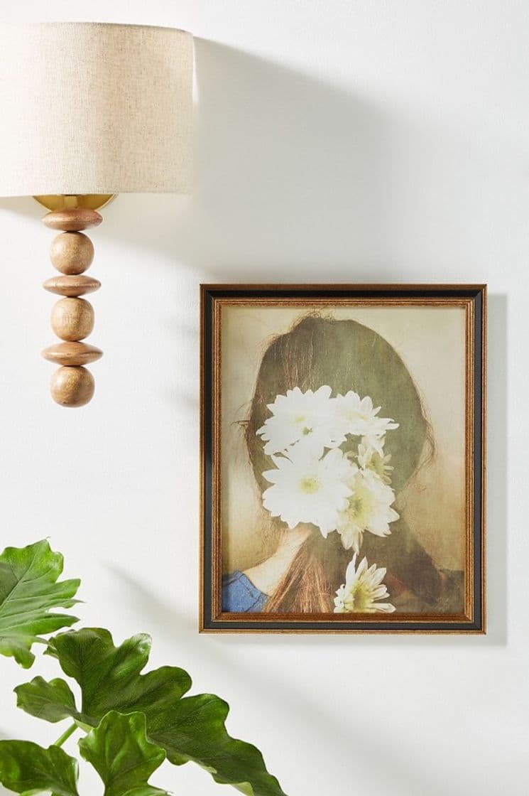 Producto White Flowers in Her Hair Wall Art