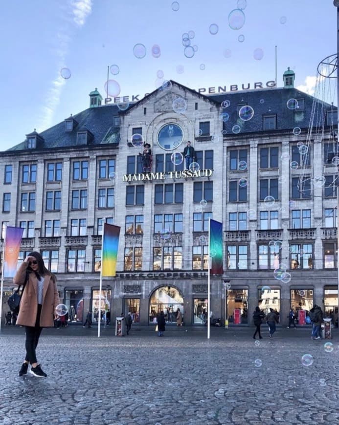 Lugar Dam Square