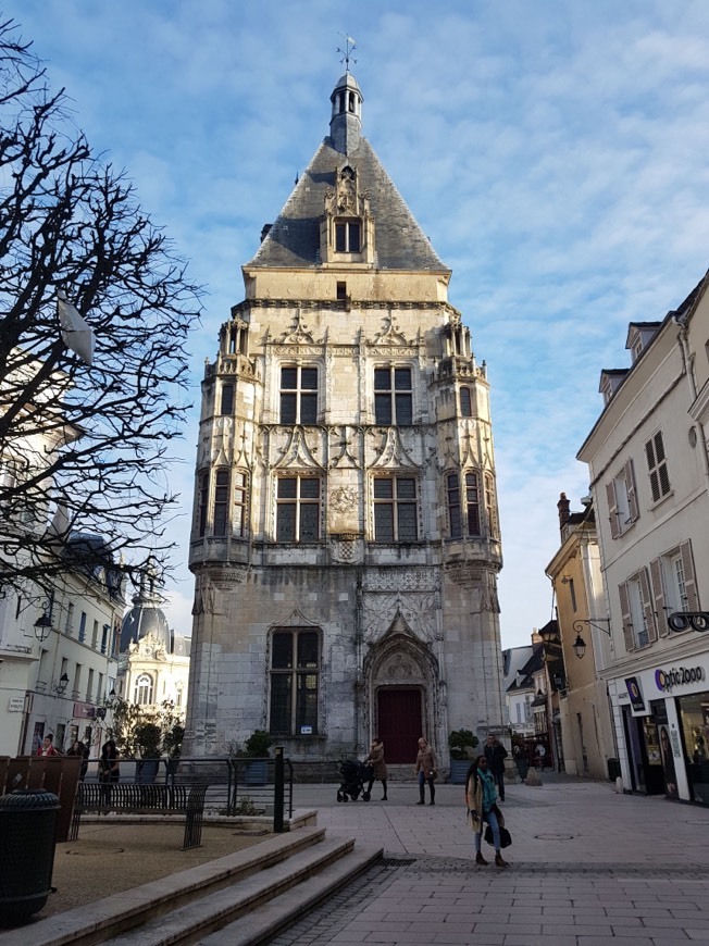 Place Beffroi de Dreux