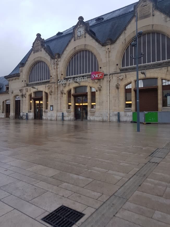 Place Gare de Dreux