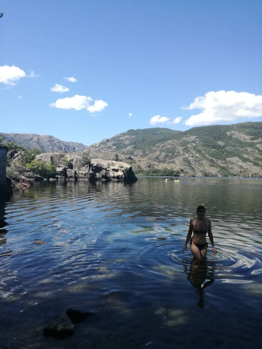 Place Sanabria Lake Natural Park