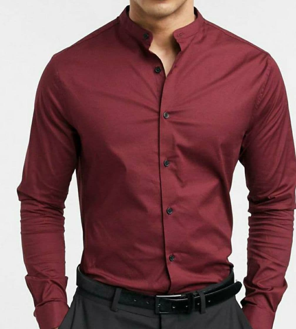 Moda Camisa ajust con acabado elástico y cuello henley en burdeos