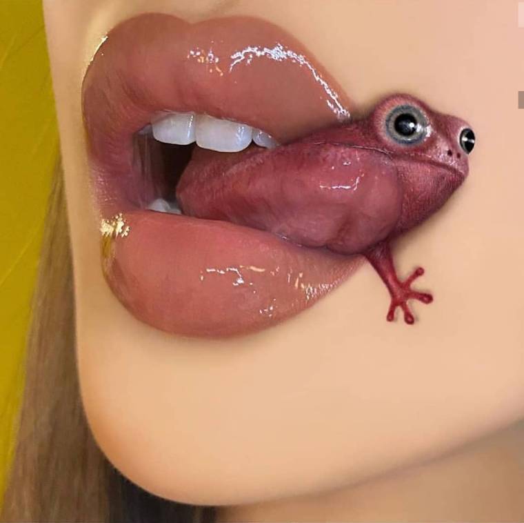 Fashion Drawing on lips 