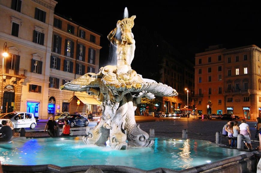 Lugar Fontana del Tritone