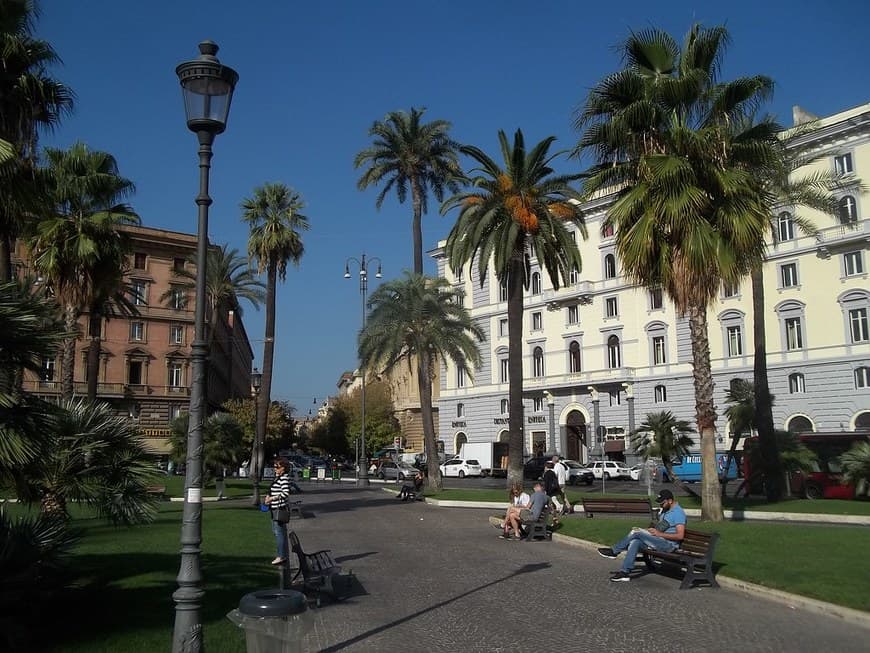 Lugar Piazza Cavour