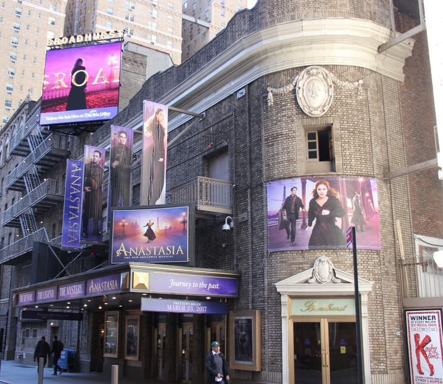 Place Broadhurst Theatre