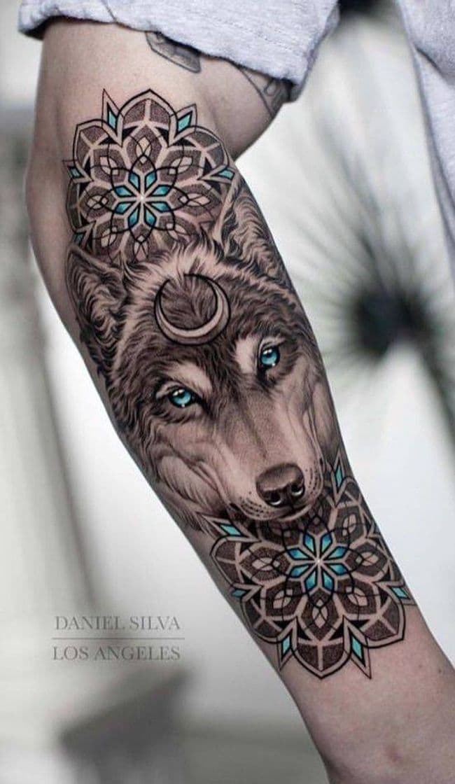 Fashion Tattos de lobo me fascinam. Linda demais! 🔥❤️