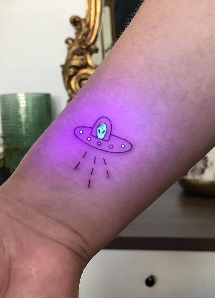 Moda UV neon tattoo