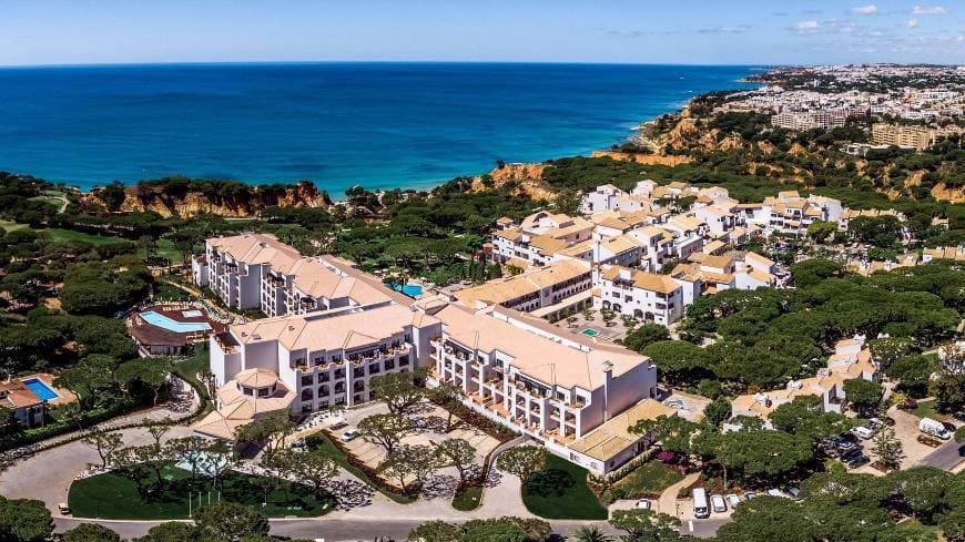 Place Pine Cliffs Hotel, a Luxury Collection Resort, Algarve