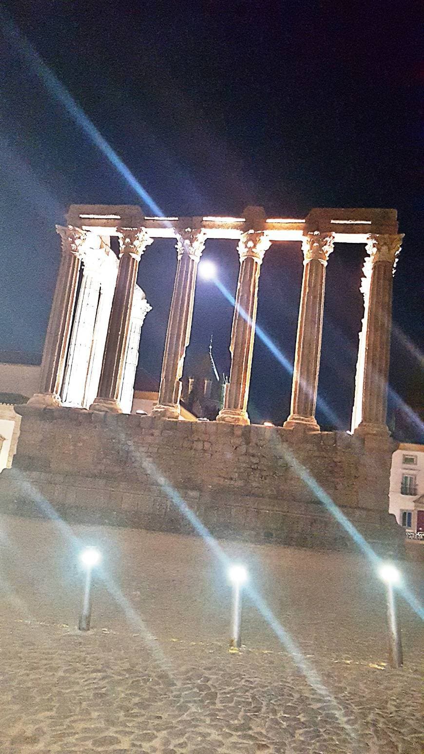 Place Templo romano de Évora