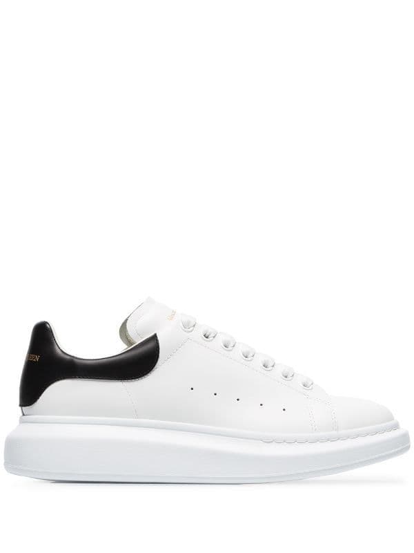 Moda ALEXANDER MCQUEEN
Oversized sole sneakers