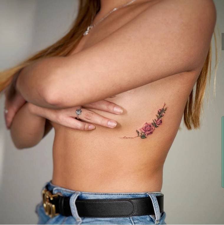 Moda Tatuagem feminina flor