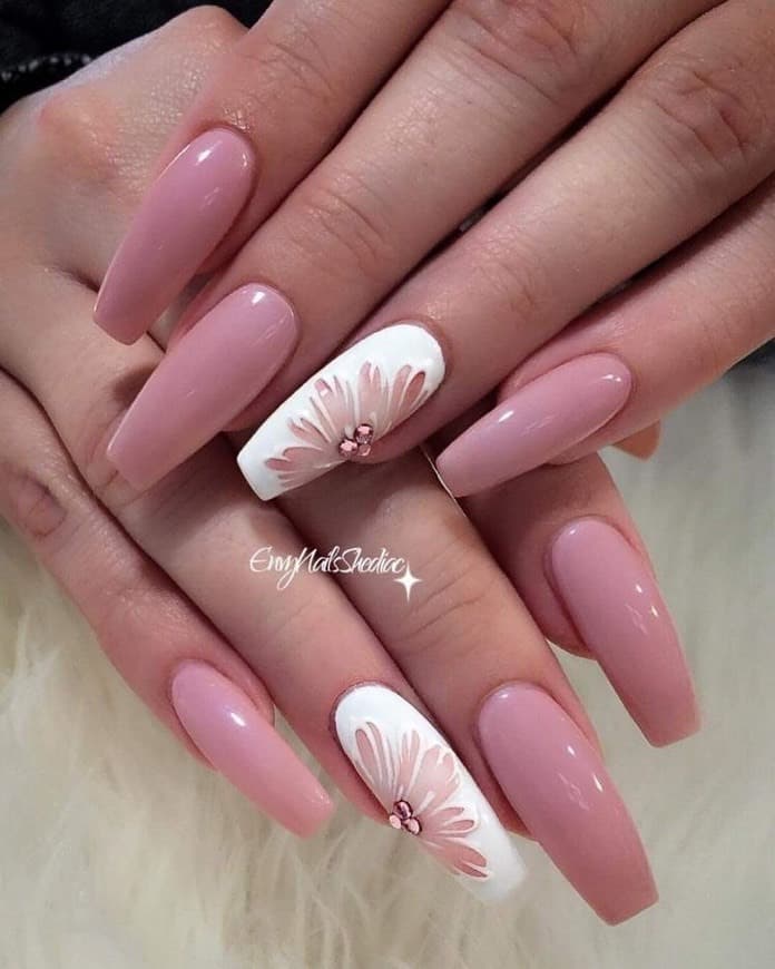 Moda Flower Nails 