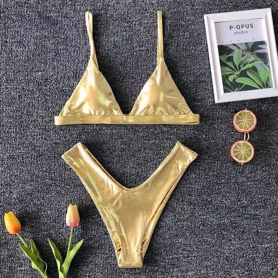 Moda Biquíni dourado