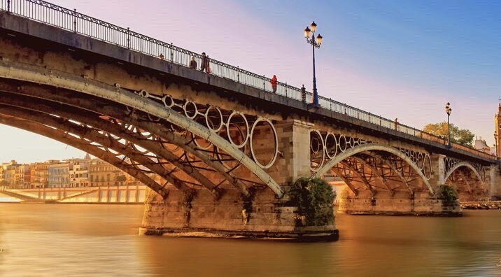 Place Puente de Triana