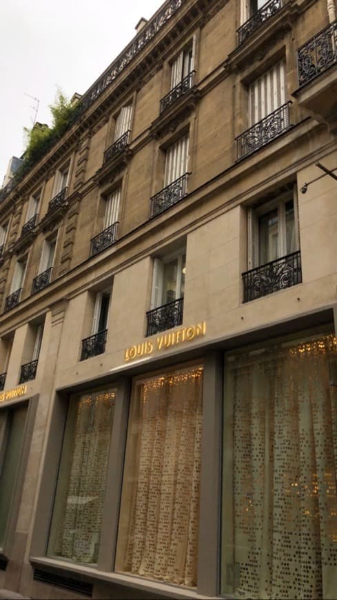 Lugar Louis Vuitton Paris Montaigne