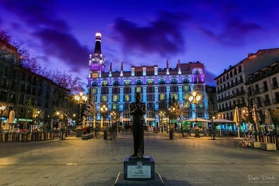 Lugar Plaza de Santa Ana