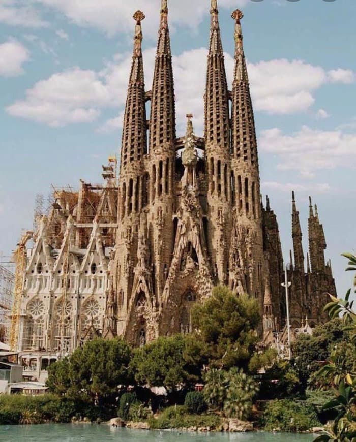 Lugar Basílica Sagrada Familia