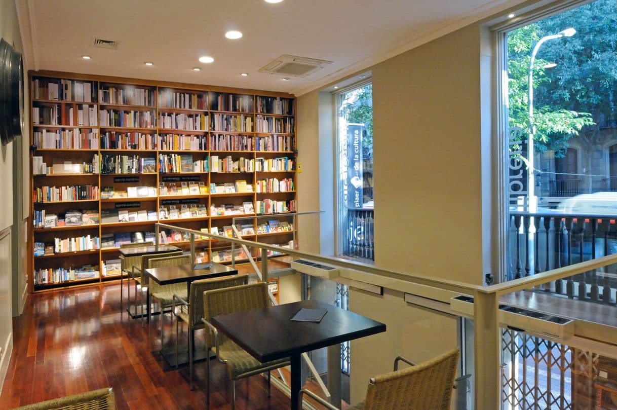 Place Laie, Librería y Restaurante