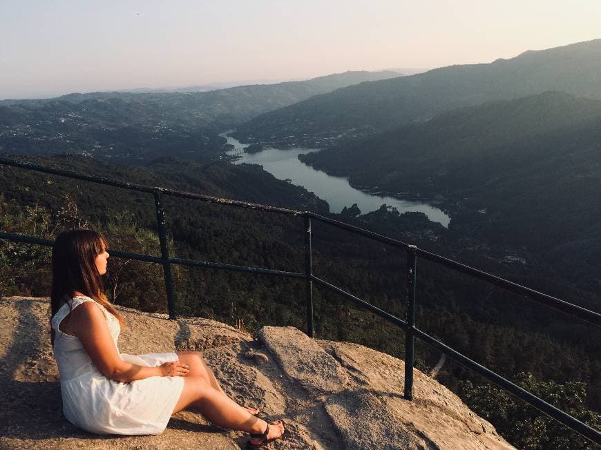 Lugar Miradouro da Pedra Bela