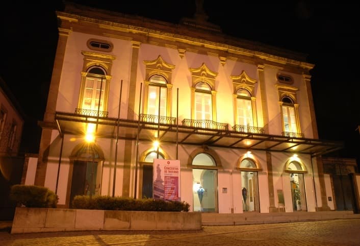 Place Teatro Diogo Bernardes