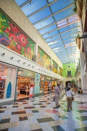 Place Douglas Madeira Shopping, Funchal