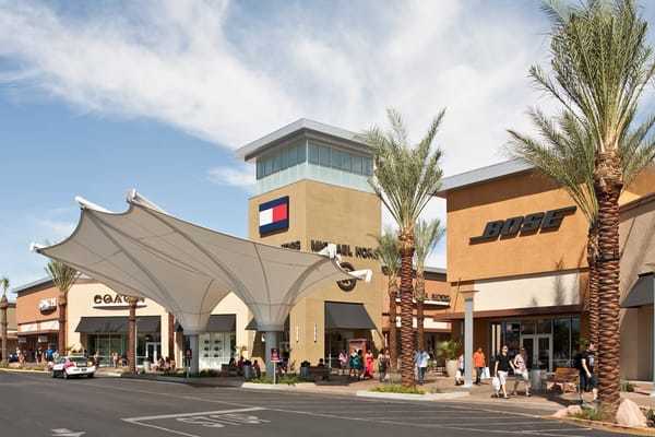 Place Las Vegas South Premium Outlets