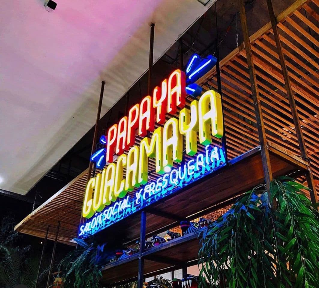 Restaurants Papaya Guacamaya