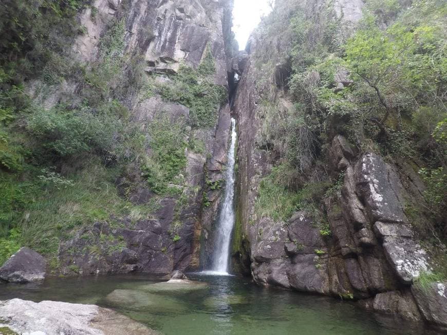 Lugar Cascata de Pincães