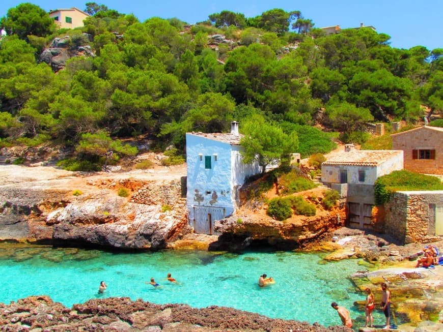 Place Camí de Cala Mitjana, 2