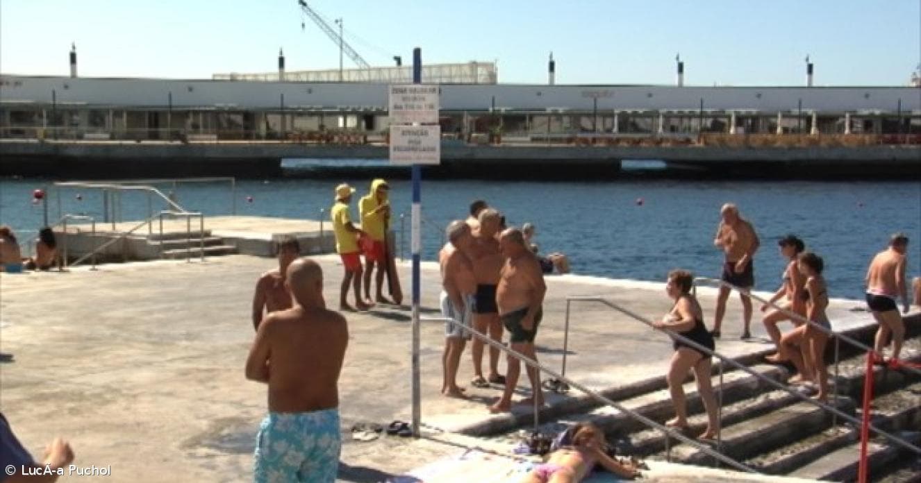 Lugar Piscina Portas Do Mar