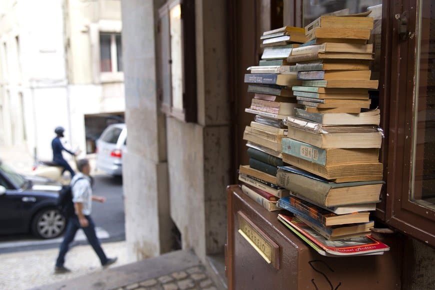 Moda A livraria mais pequena do mundo que se calhar não o é ...