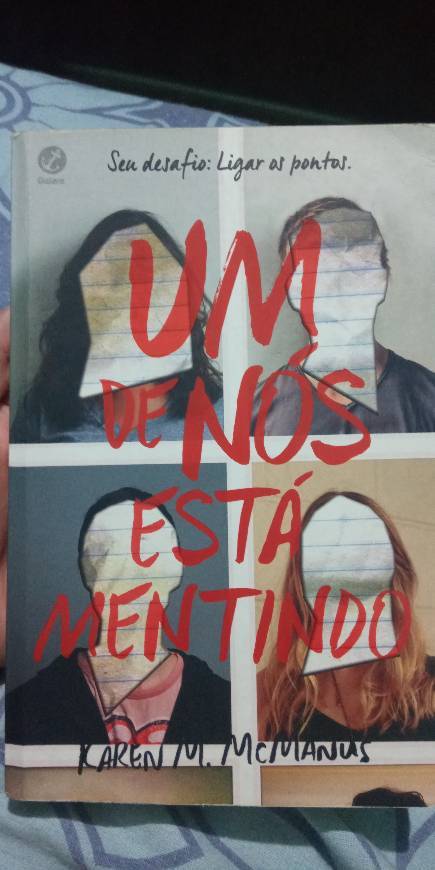 Libro Um de Nós Está Mentindo