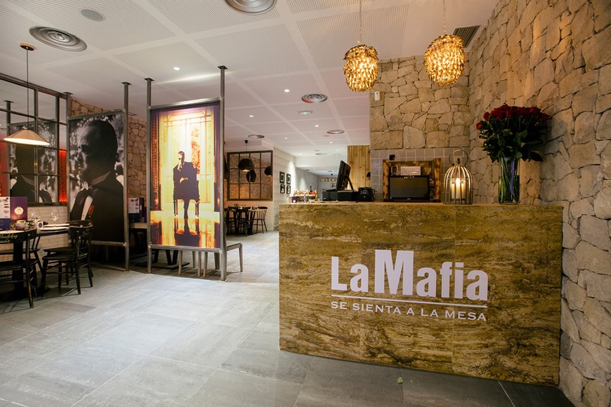 Restaurants Restaurante la Mafia Se Sienta A la Mesa